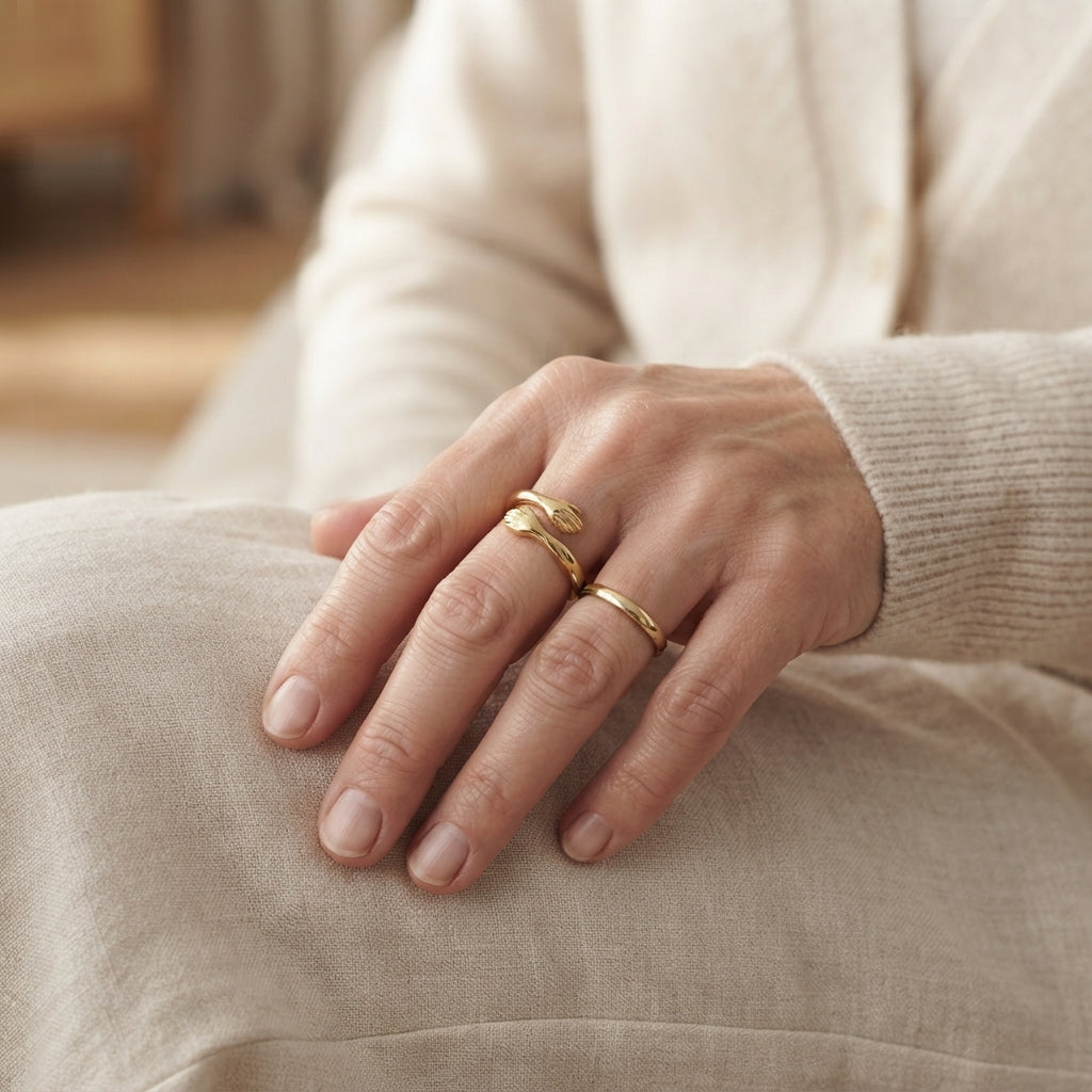 The Ajustable Embrace Ring